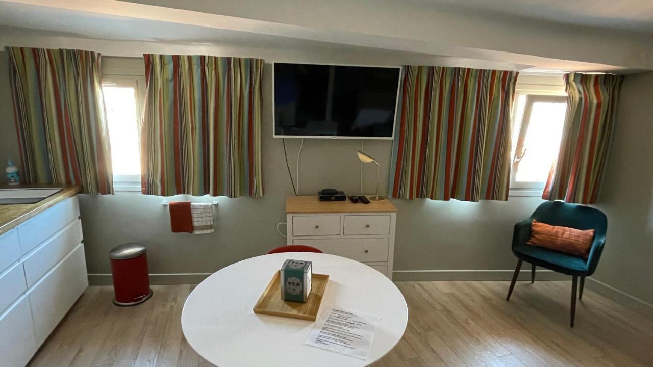 Au Coeur Du Vieux Toulon Au Calme Appartement Renove Climatise Confortable Etage Eleve Avec Ascenseur Proche Parking Et Toutes Commodites Exteriér fotografie