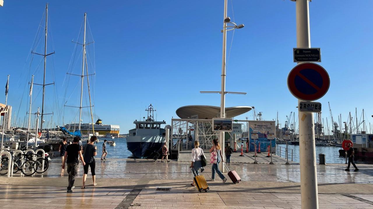 Au Coeur Du Vieux Toulon Au Calme Appartement Renove Climatise Confortable Etage Eleve Avec Ascenseur Proche Parking Et Toutes Commodites Exteriér fotografie